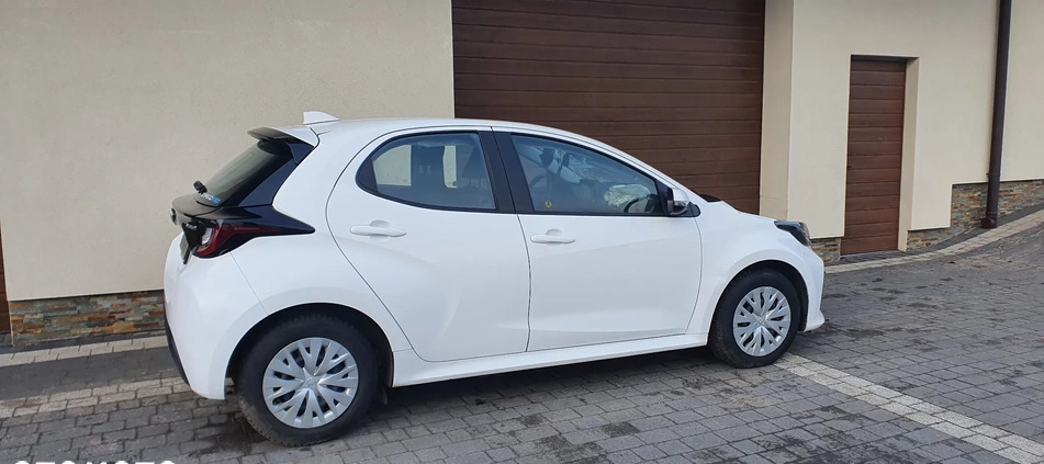 Toyota Yaris cena 30500 przebieg: 110000, rok produkcji 2021 z Czeladź małe 92